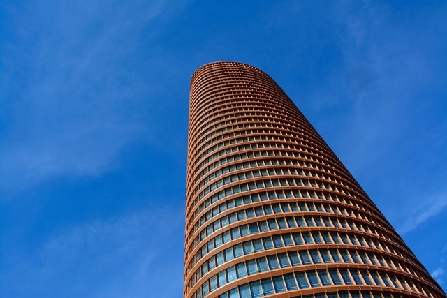 Комбинирана охрана на офис сграда – хора и технологии